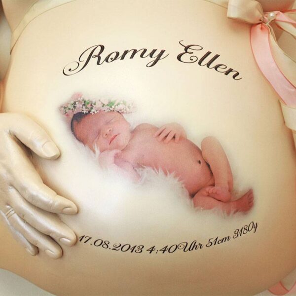 Babyfoto auf Gipsabdruck Babybauch