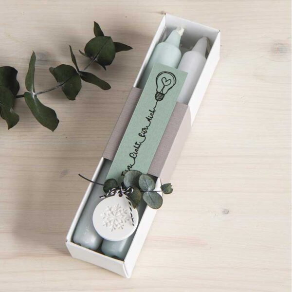 Idee Kerzen verschenken mit Deko-Anhänger