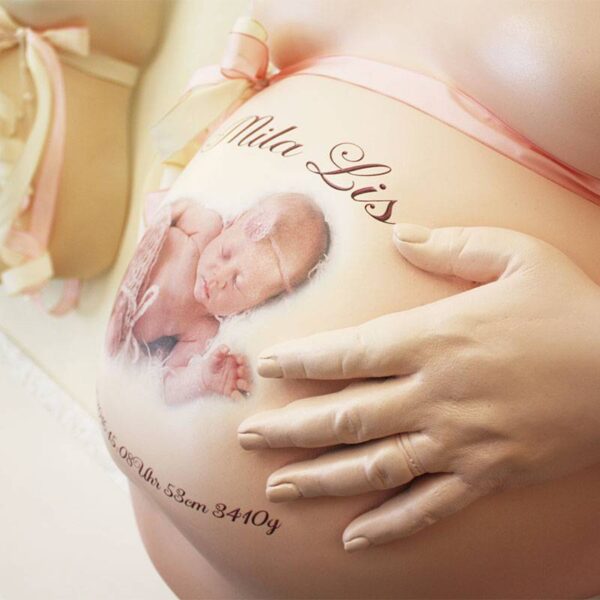 Babyfoto auf Gipsabdruck Babybauch