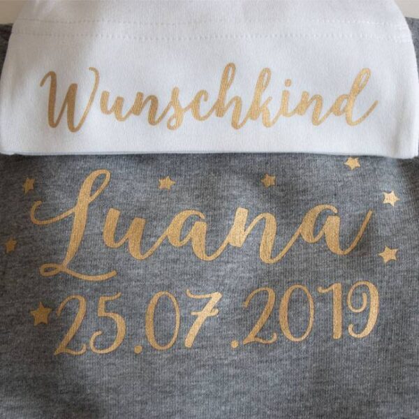 Baby Strampler + Mütze mit Name und Geburtsdatum "Wunschkind" – Bild 2